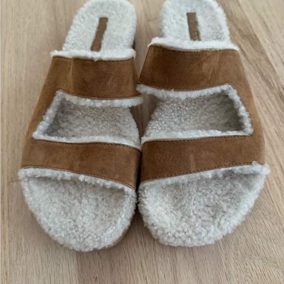 Tamara Mellon Roam tan suede shearling lined lug sole slide sandals 37.5 / 7.5 - Picture 3 of 6